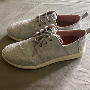 Women’s Toms sneakers